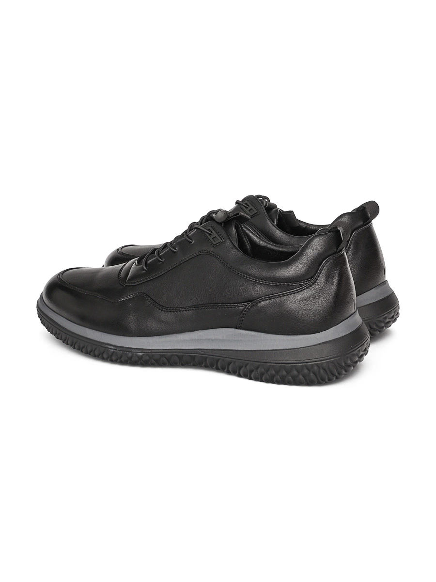 Кроссовки черные на эластичной шнуровке